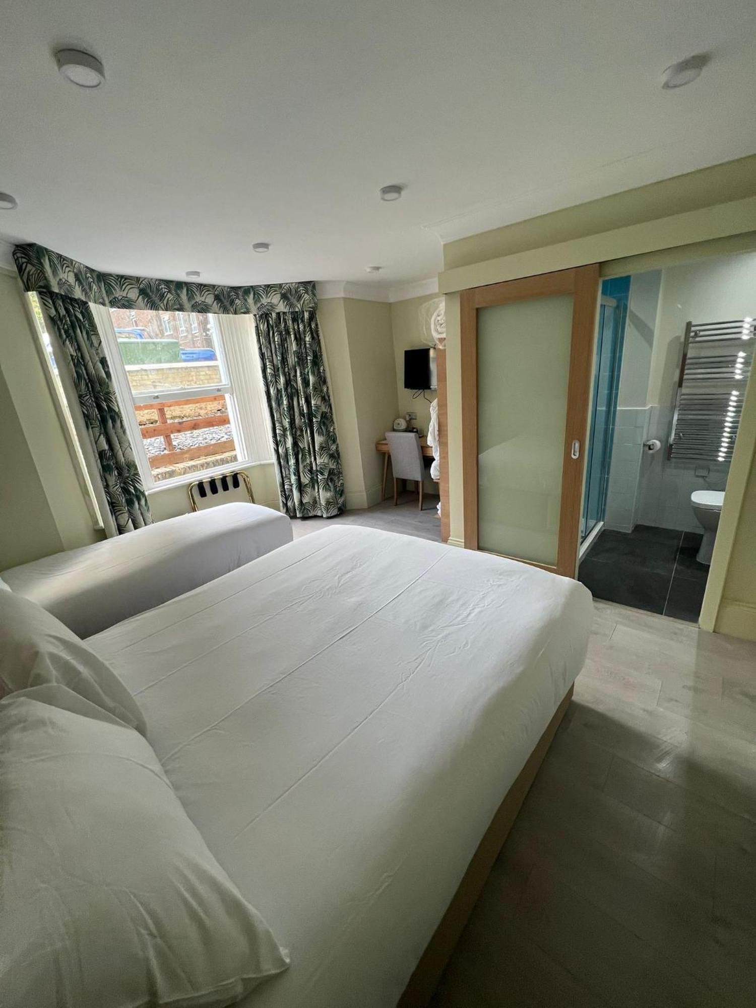 Marldon Olympia Hotel Лондон Экстерьер фото