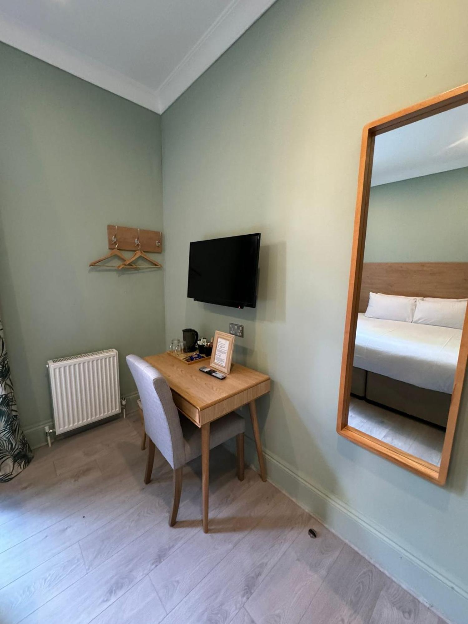 Marldon Olympia Hotel Лондон Экстерьер фото