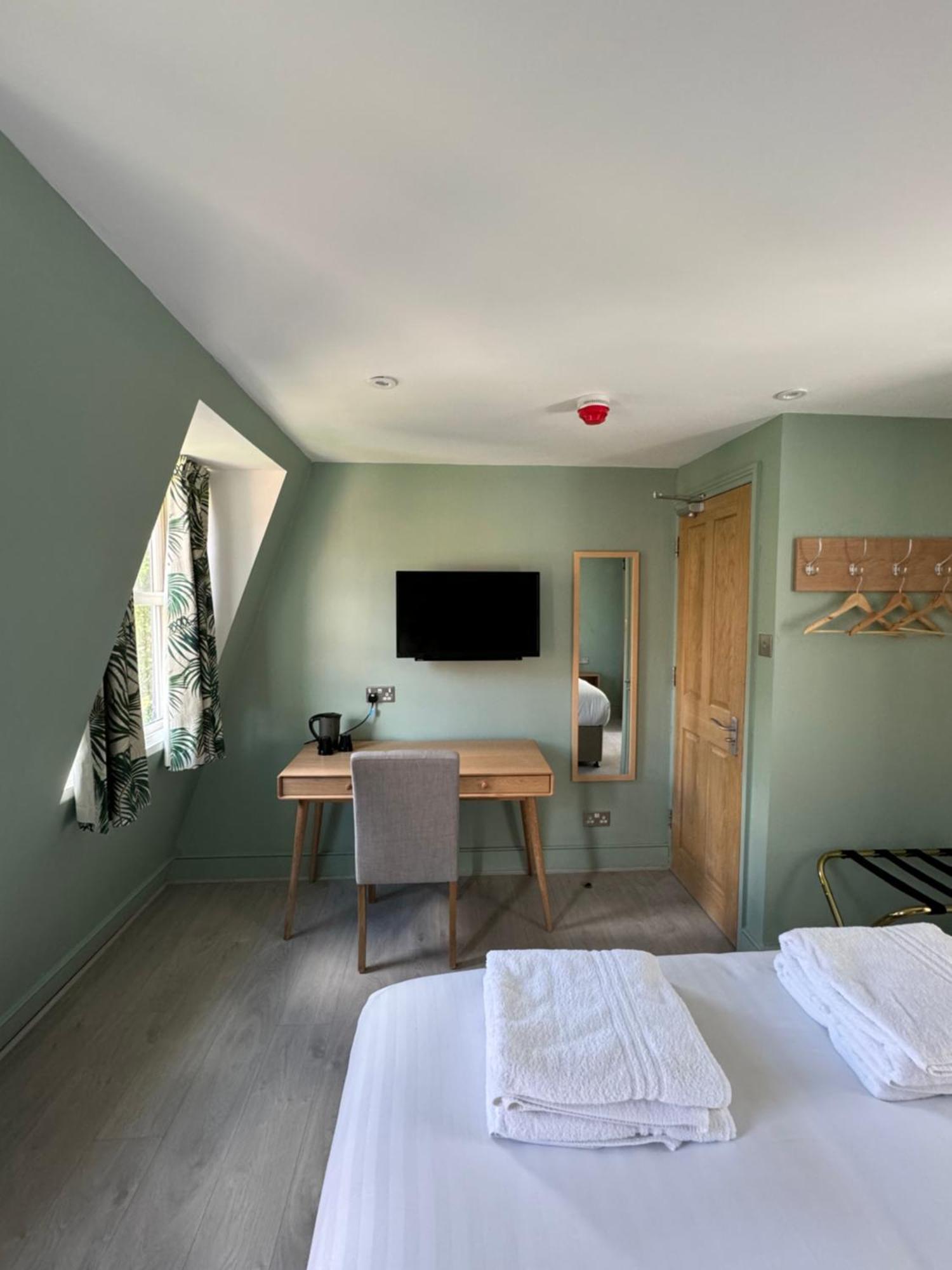 Marldon Olympia Hotel Лондон Экстерьер фото