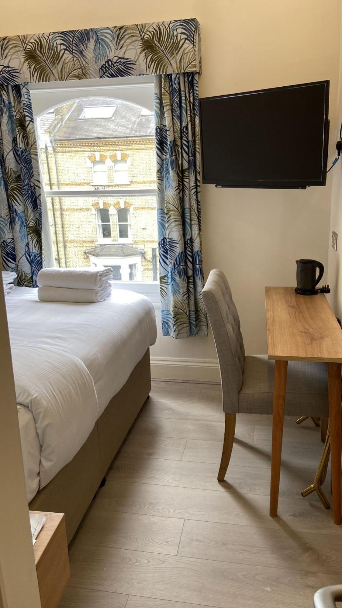 Marldon Olympia Hotel Лондон Экстерьер фото