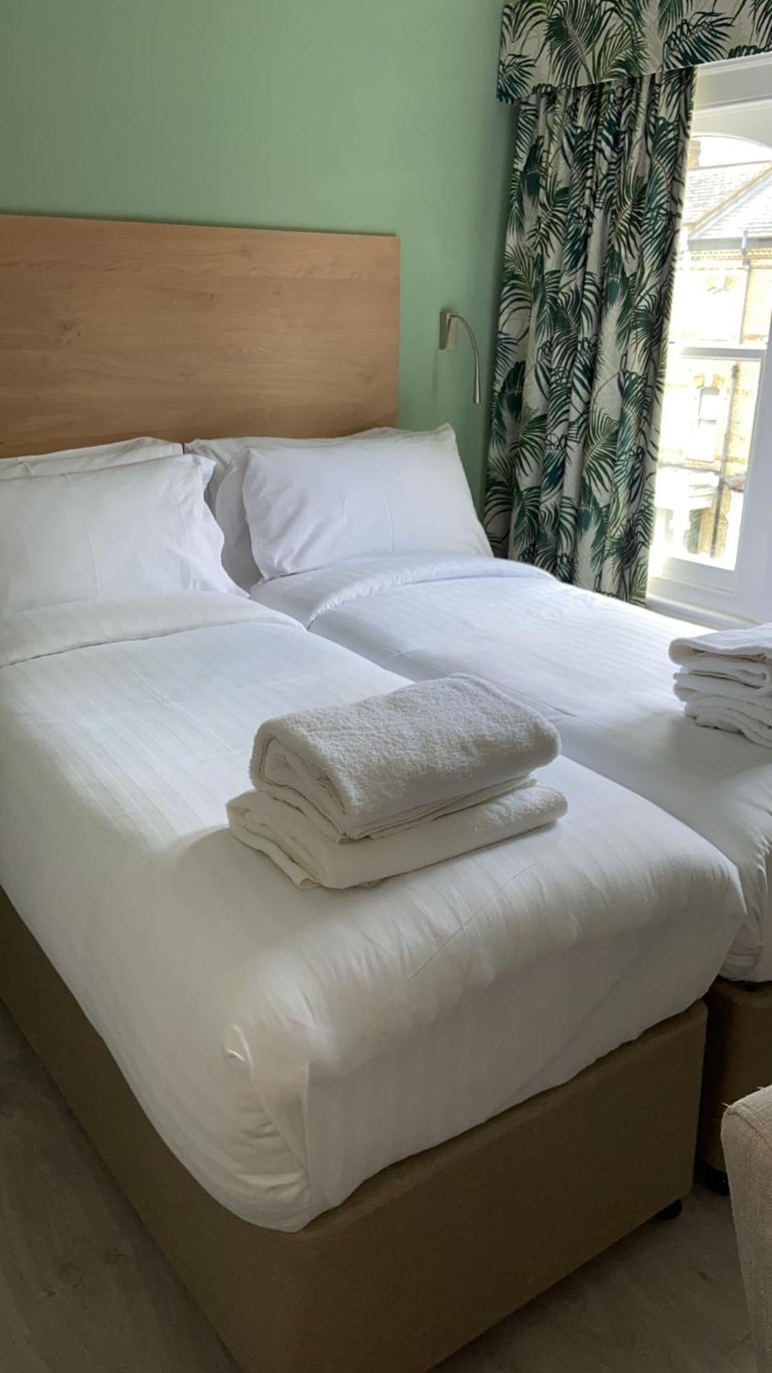 Marldon Olympia Hotel Лондон Экстерьер фото